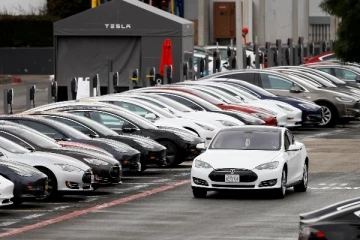 3 லட்சத்து 60 ஆயிரம் கார்களை திரும்பப்பெறும் டெஸ்லா!