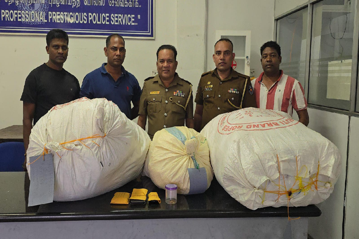 யாழ்ப்பாணத்தில் தொடர் கொள்ளை : அதிரடியாக கைது செய்யப்பட்ட நால்வர் | Four Arrested In Jaffna For Serial Robberies யாழ்ப்பாணத்தில் தொடர் கொள்ளை : அதிரடியாக கைது செய்யப்பட்ட நால்வர் | Four Arrested In Jaffna For Serial Robberies