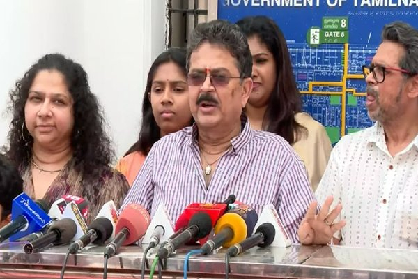 கேரவனில் அமர்ந்து சிக்கன் சாப்பிடுறவங்களுக்கு இதெல்லாம் தெரியாது - விஜய்யை மோசமாக சாடிய பிரபலம்! | Sv Sekar Slams Vijay For Dmk Morning Food Scheme