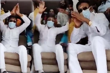 பிறந்தநாள் கொண்டாட்டத்தில் விஜயகாந்த்! கம்பீரமாக கையை அசைத்தவருக்கு திடீரென என்ன ஆச்சு? LIVE