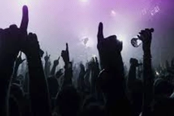 ෆේස්බුක් සාදයක් වටලයි - එහි වූ දේ.