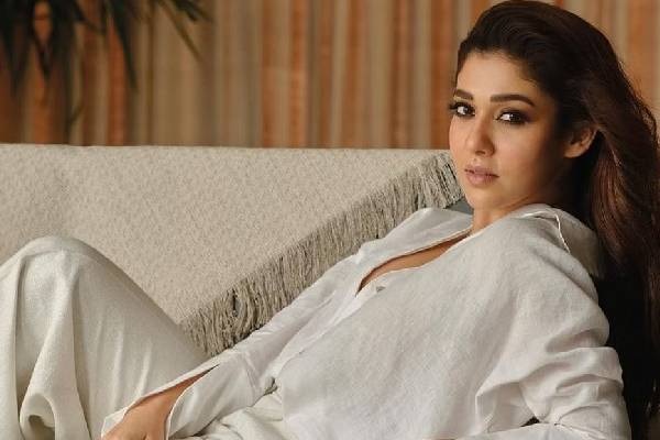 நயன்தாரா தான் அந்த வியாதியை பரப்பினார்.. பிரபலம் கூறிய அதிர்ச்சி விஷயம் | Actress Nayanthara Get Blame For Issues