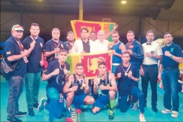 සීෂෙල්ස් හී දී වැඩපෙන්නූ අපේ බොක්සින් සූරයෝ..