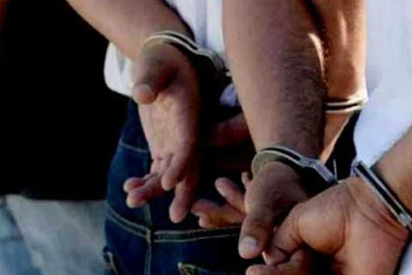 நாட்டிற்கு இறக்குமதி செய்யப்பட்ட வெளிநாட்டு சிகரெட்டுக்களுடன் ஐவர் கைது | Five Arrested Foreign Cigarettes Imported Country