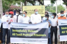 மன்னார் மற்றும் முருங்கனில் உறவுகள் அணி திரண்டு போராட்டம்!
