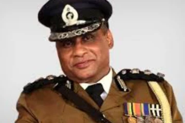 පොලිස්පති ශ්‍රේෂ්ඨාධිකරණයට..