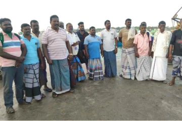 தங்கள் படகுகளை காண யாழ்ப்பாணம் வந்த இராமேஸ்வரம் மீனவர்கள்