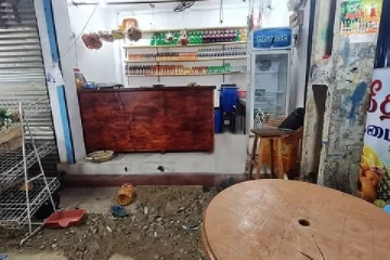 யாழ். நகரில் இன்று இரவு இடம்பெற்ற வாள்வெட்டு -இருவர் படுகாயம்