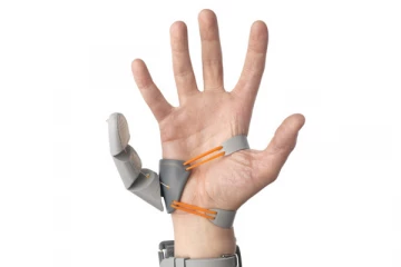 தொழில்நுட்பத்தின் உச்சம்...6 ஆவது விரலாக மாறிய ரோபோ! வியக்க வைத்த விஞ்ஞானிகள்