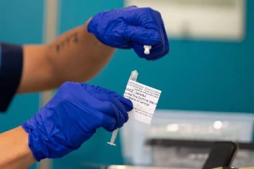 ஏழு நாடுகளில்... உலகில் முதல் முறையாக நுரையீரல் புற்றுநோய் தடுப்பூசி சோதனை