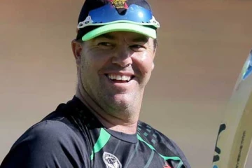 ප්‍රබල කණ්ඩායමක හිටපු ක්‍රිකට් නායකයා ජීවිතක්ෂයට