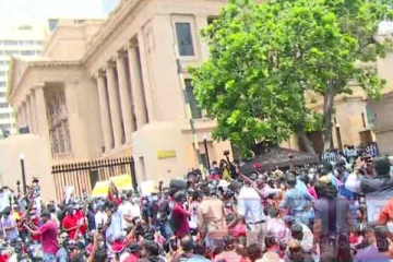 அரச தலைவர் செயலகத்திற்கு அருகில் மோதல் வெடிக்கும் அபாயம்: செய்திகளின் தொகுப்பு