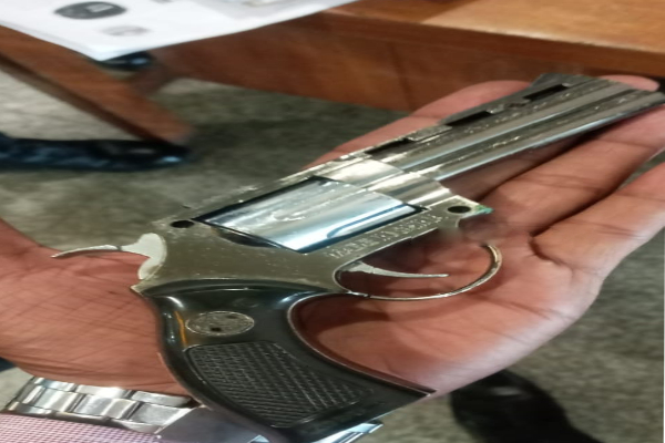 பண்டாரநாயக்கா சர்வதேச விமான நிலையத்தில் ஒருவர் அதிரடி கைது! | Person Arrested Bandaranaike International Airport