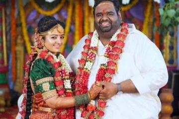 சிகப்பு நிற உடையில் மகாலட்சுமி ரவீந்தர் வெளியிட்ட புகைப்படம்! லைக்ஸைக் குவிக்கும் ரசிகர்கள்