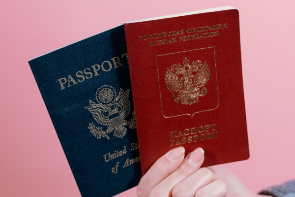 இரட்டைக் குடியுரிமையை முடிவுக்குக் கொண்டுவரும் அமெரிக்கா? வெளியாகியுள்ள பரபரப்பு தகவல் | Senator Propose To Eliminate Us Dual Citizenship