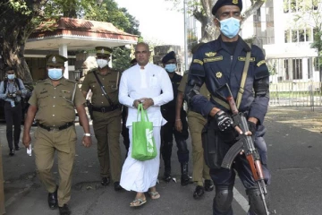 தனக்காக யாரும் ராஜபக்சர்களின் காலில் விழக்கூடாது - ரஞ்சன் ராமநாயக்க உறுதி