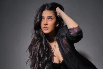 ஸ்ருதி ஹாசனின் ஹாட் போட்டோஷூட்