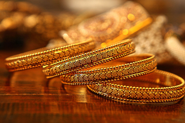අලුත් අවුරුදු සුබ පැතුම් එක්කම රන් මිල පහළට | Gold Prices Today Signs The Dream May Collapse
