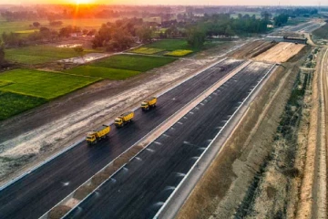 நெடுஞ்சாலைகள் மற்றும் ஏனைய வீதிகளின் அபிவிருத்தி பணிகள் இடைநிறுத்தம்