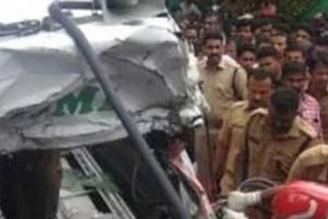 8 දෙනෙකුට මරු කැදවූ අල්ලපු රටේ ඇග හිරිවැටෙන බිහිසුණු අනතුර