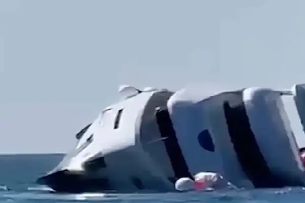 முதல் பயணத்தை முடித்த பின் சொகுசு கப்பலுக்கு ஏற்பட்ட கதி | Luxury Ship Drowning Sea After The First Trip