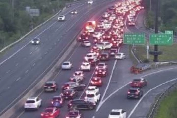 கனடாவில் நான்கு வாகனங்கள் மோதி விபத்து – இரண்டு பேர் காயம்