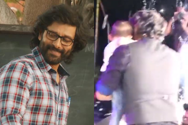 கையில் குழந்தையுடன் வந்த நடிகர் விக்ரம்.. தீடீரென வெடித்த வெடி.. வீடியோ இதோ
