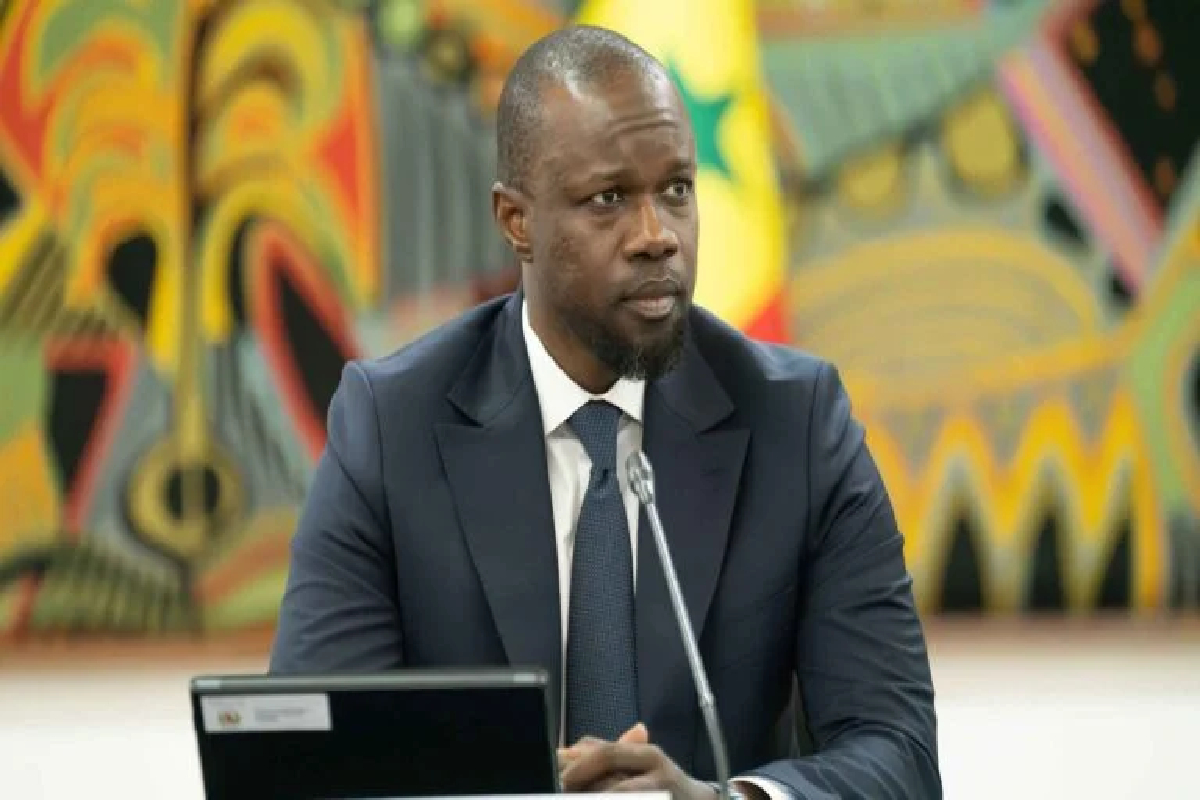 எரிபொருள் நெருக்கடி:வெளிநாடொன்றில் அமைச்சர்களின் வெளிநாட்டுப் பயணங்களுக்குத் தடை | Senegal Bans Foreign Travel For State Ministers