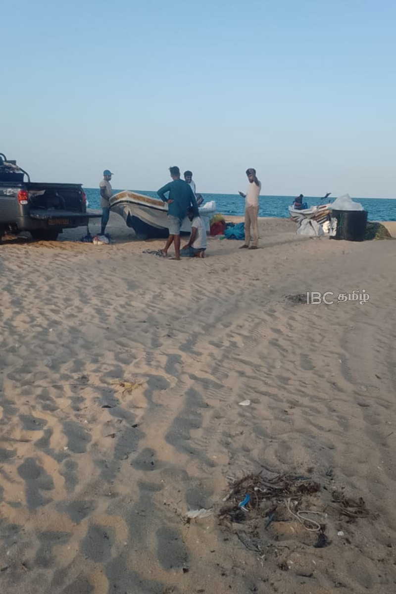 மட்டக்களப்பில் கடற்படையினரால் சித்திரவதைக்குள்ளாக்கப்பட்ட கடற்றொழிலாளர்...! | Navy Torture Batticaloa Fisherman Human Rights