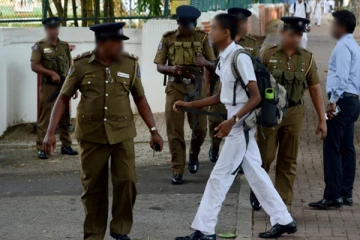 பிரபல பாடசாலை மாணவரொருவர் துப்பாக்கி ரவைகளுடன் பொலிஸாரால் கைது