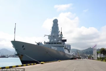 உலகின் உணவுப் பிரச்சினையை தீர்ப்பதற்காக நட்பு நாடுகளுடன் களமிறங்கும் பிரித்தானிய போர்க்கப்பல்கள்