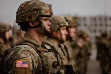 தனது இராணுவத்தை குறைக்கும் அமெரிக்கா!