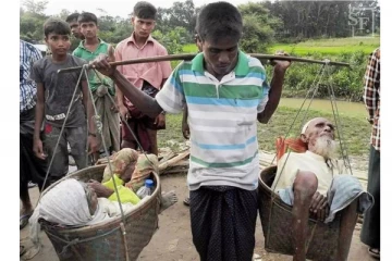 7 நாட்கள் பெற்றோர்களை தோளில் சுமந்து வந்த அன்பு மகன்! எதற்காக தெரியுமா? இணையத்தை கலக்கும் ஒற்றை புகைப்படம்