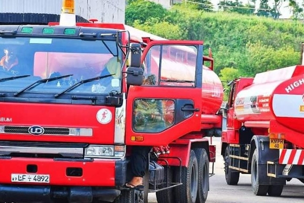 இடைநிறுத்தப்படவுள்ள 40 எரிபொருள் நிலையங்கள் - அமைச்சர் வெளியிட்டுள்ள தகவல் | Fuel Delivery Stop Distribution Fuel Distribution