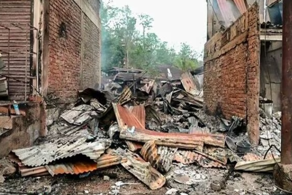 இந்தியாவில் உக்கிரமடையும் மணிப்பூர் கலவரம் - கண்டு கொள்ளாத பிரதமர் மோடி | Manipur Issue Live Update Minister House On Fire இந்தியாவில் உக்கிரமடையும் மணிப்பூர் கலவரம் - கண்டு கொள்ளாத பிரதமர் மோடி | Manipur Issue Live Update Minister House On Fire