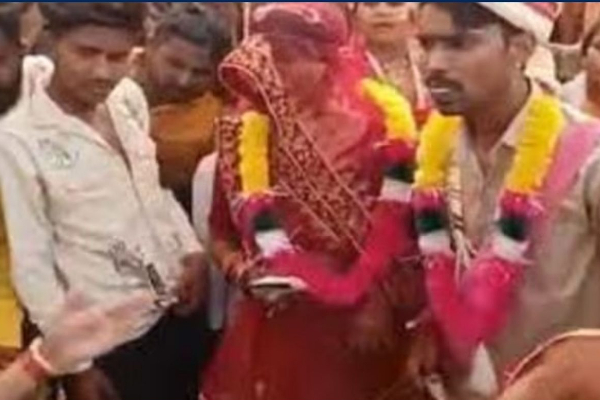 மணமேடையில் குட்கா போட்ட மணப்பெண் - வைரலாகும் அதிர்ச்சி வீடியோ! | Bride Eating Gutkha In Marriage Video Viral