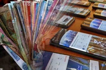 கையடக்கத்தொலைபேசிக்கு ஒரு இலட்சம் ரூபா வரி விதிக்குமாறு கோரிக்கை