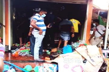 திடீரென பற்றிய தீயினால் கடை ஒன்று எரிந்து நாசம்!