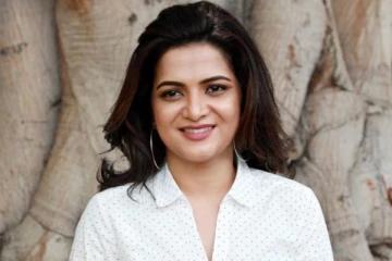 நடக்க முடியாமல் வீல் Chair-ல் தொகுப்பாளினி திவ்யதர்ஷினி.. ஷாக்கிங் புகைப்படம்