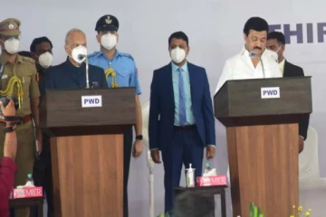 “முத்துவேல் கருணாநிதி ஸ்டாலின் எனும் நான்”...  பதவியேற்றுக் கொண்ட தமிழக முதலமைச்சர்