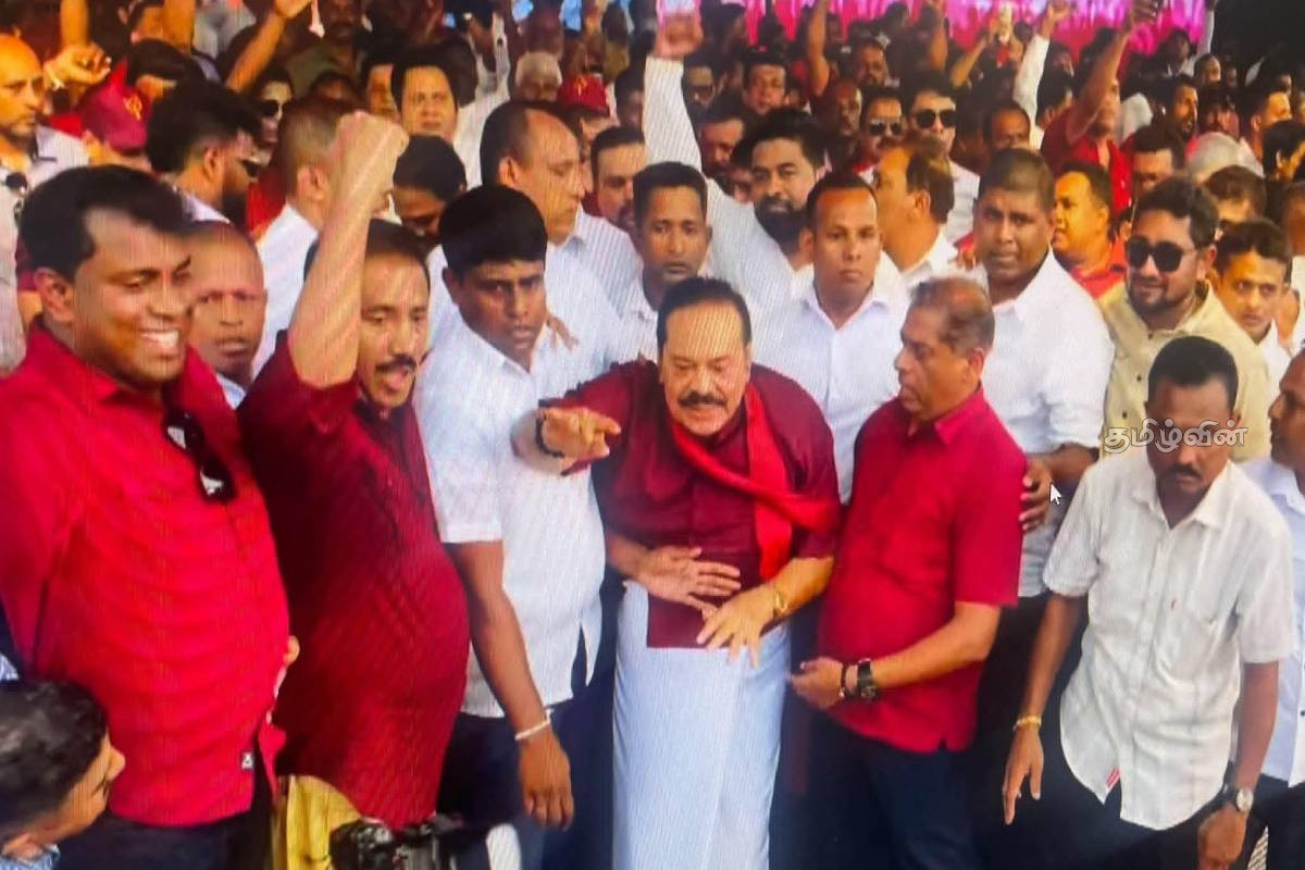 மகிந்த ராஜபக்ச உயிருடன் இருக்கும் வரை மேடைக்கு அழைத்து வர திட்டமிடும் மொட்டுக் கட்சி | Mahinda Continues To Attend Public Meetings மகிந்த ராஜபக்ச உயிருடன் இருக்கும் வரை மேடைக்கு அழைத்து வர திட்டமிடும் மொட்டுக் கட்சி | Mahinda Continues To Attend Public Meetings