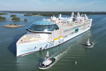 ஆடம்பரத்தின் உச்சம்! உலகின் மிகப்பெரிய சொகுசு பயணக் கப்பல் ரெடி