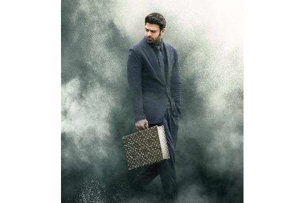 பாகுபலி கதாநாயகன் பிரபாஸ் முதன்முதலில் வாங்கிய சம்பளம் இவ்வளவு தெரியுமா? | Prabas First Salary For His Movie