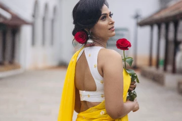 ரம்யா பாண்டியன் சேலையில் அசத்தலான போட்டோஷூட்