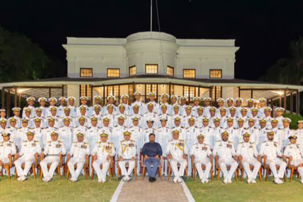 திருகோணமலை கடற்படைத் தளத்திற்கு விஜயம் மேற்க்கொண்ட ஜனாதிபதி அநுர | President Anura Visits Trincomalee Naval Base திருகோணமலை கடற்படைத் தளத்திற்கு விஜயம் மேற்க்கொண்ட ஜனாதிபதி அநுர | President Anura Visits Trincomalee Naval Base