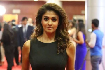 நடிகை நயன்தாராவின் லேட்டஸ்ட் செல்பி போட்டோ, எங்கு உள்ளார் பாருங்க ..