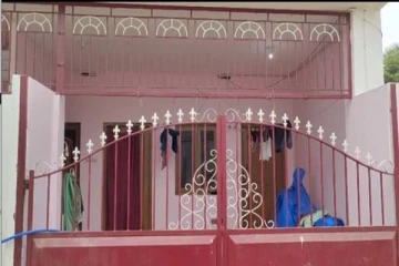 நடத்தையில் சந்தேகம்..காதல் மனைவியை குத்தி கொன்ற கணவன்!