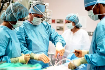 ප්‍රධාන රෝහලක ශල්‍යකර්ම හදිසියේ නතර කරමින් විශේෂ නිවේදනයක් නිකුත් කෙරේ.