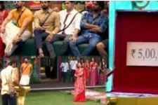 பிக்பாஸ் அனுப்பிய 5 லட்சத்தை எடுத்துச் செல்லும் ஆரி? அதிர்ச்சியளிக்கும் ப்ரொமோ காட்சி