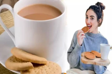 டீ, காபியில் பிஸ்கட்டை நனைத்து சாப்பிடுபவரா நீங்க? இந்த பதிவு உங்களுக்கு தான்